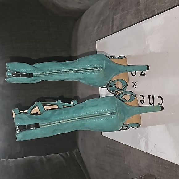 Chelsea & Zoe Green heels - Picture 3 of 5